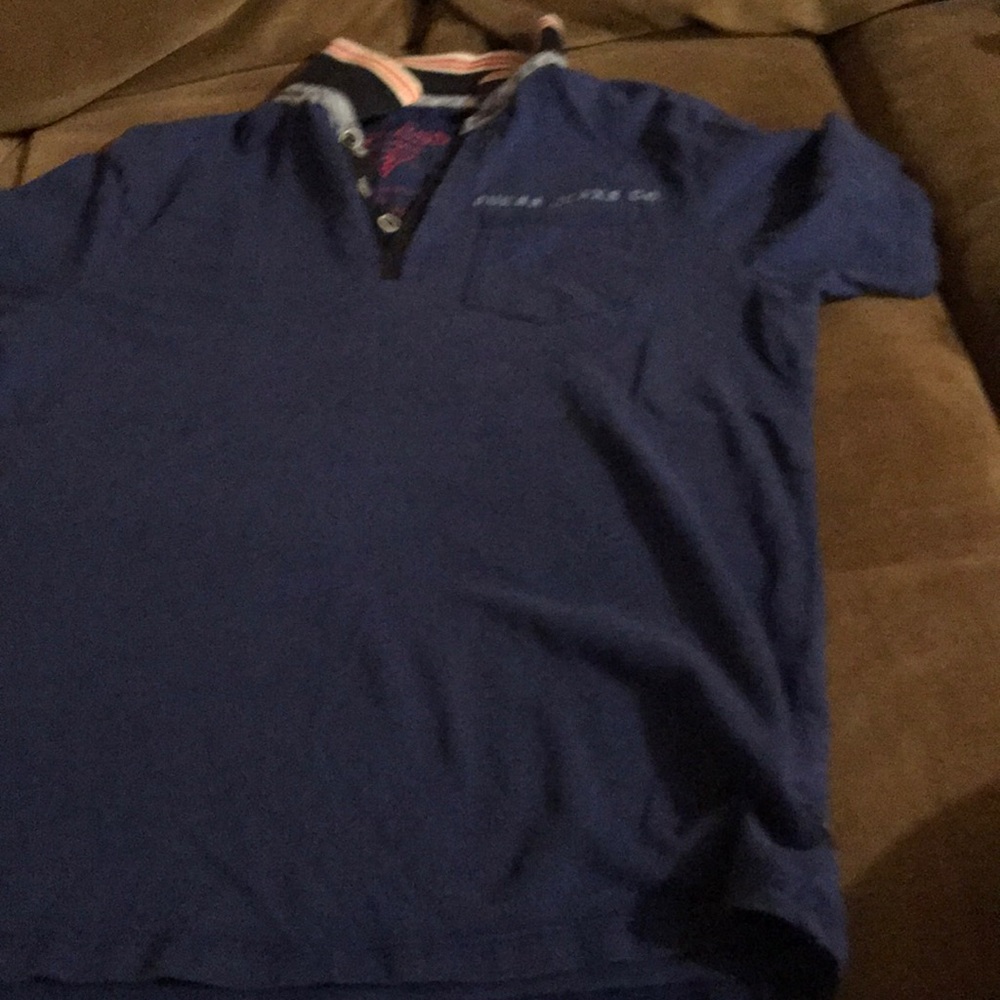 Boys med button downCollared T-shirt